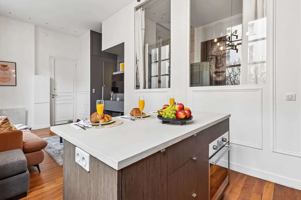 The kitchen and dining area