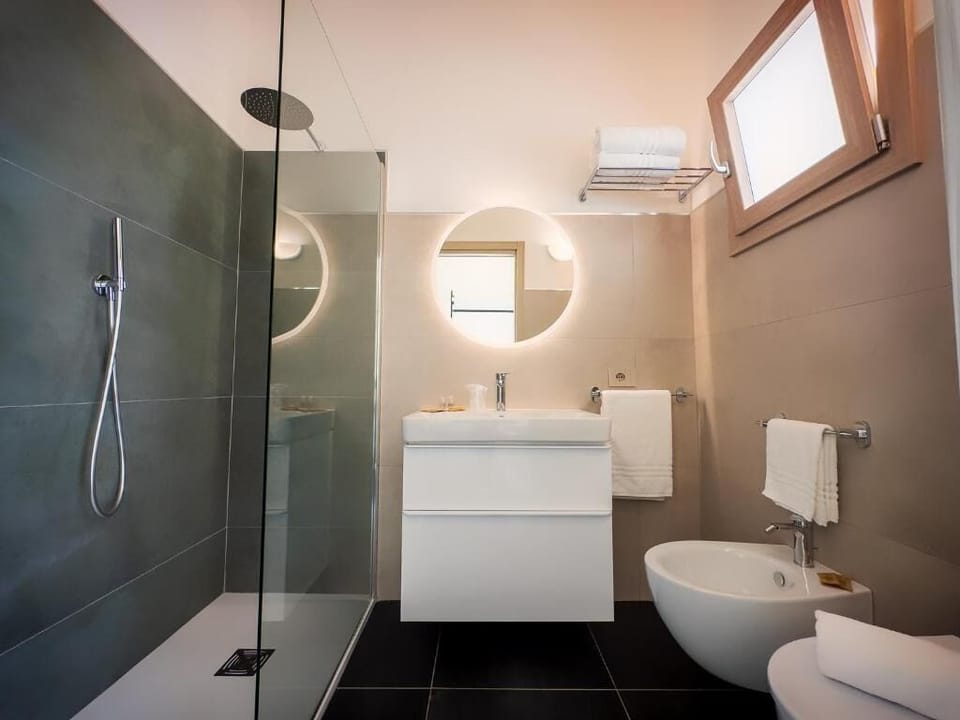 Double Room, Balcony, Garden View | Bathroom | Bidet