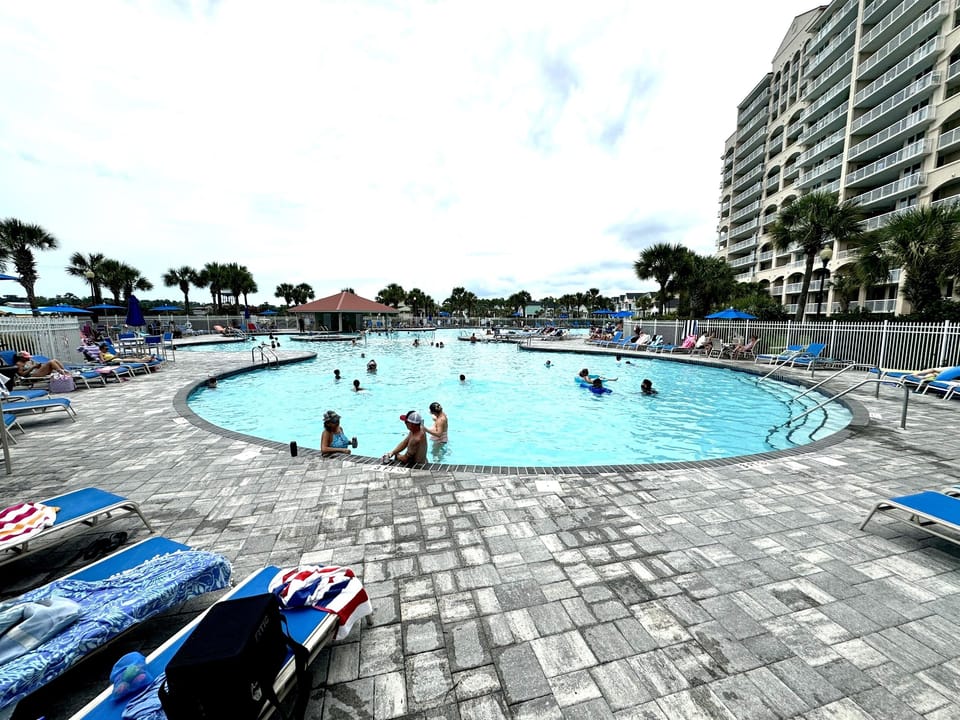 Barefoot Resort Pool