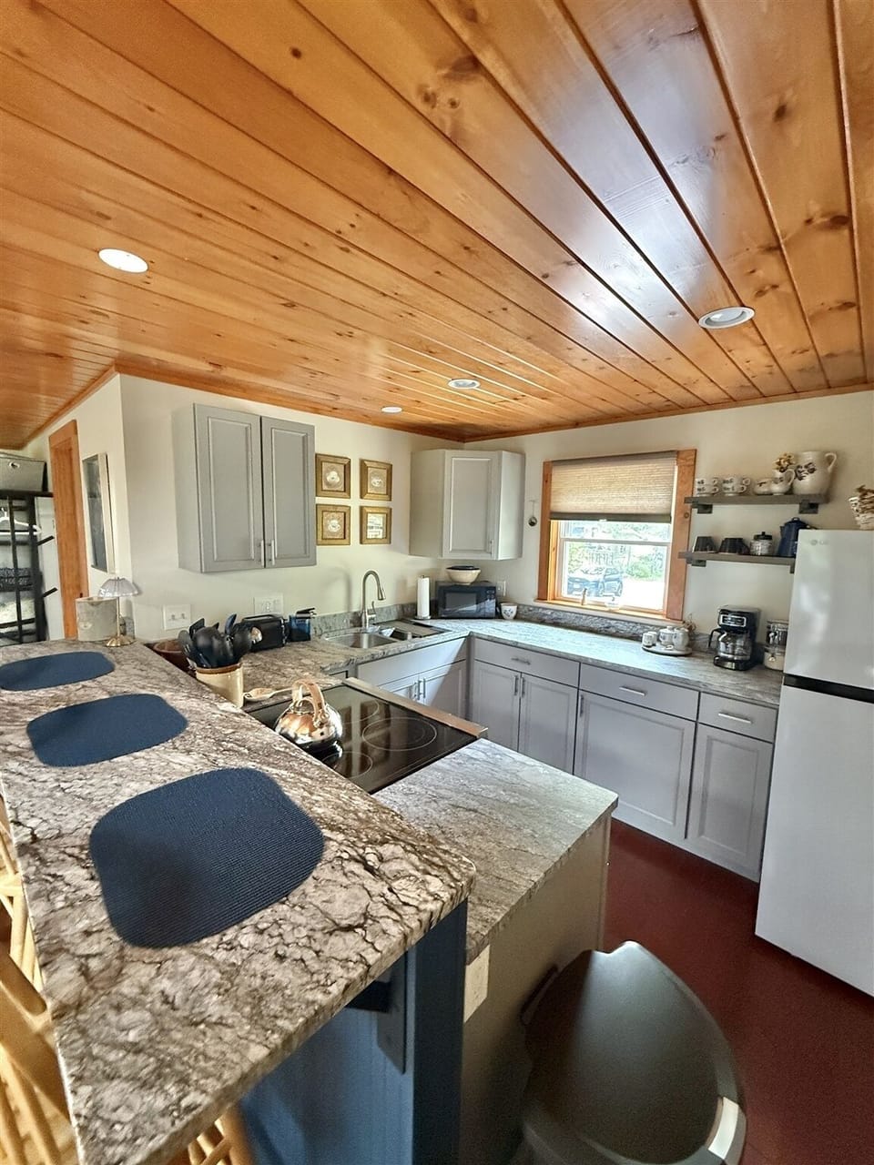 Villa, 3 Bedrooms | Private kitchen | Coffee/tea maker, fridge, oven, toaster