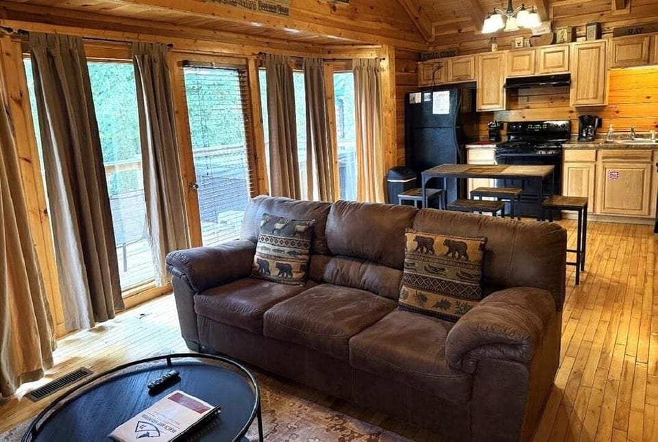Cabin, 1 Bedroom | Living area | Smart TV