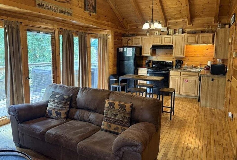 Cabin, 1 Bedroom | Living area | Smart TV