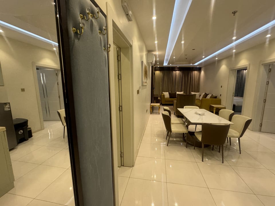 Apartment | Living area | Flat-screen TV