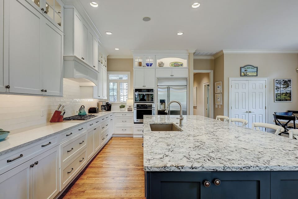 6 East Beach Lagoon - Kitchen (Main Floor)
