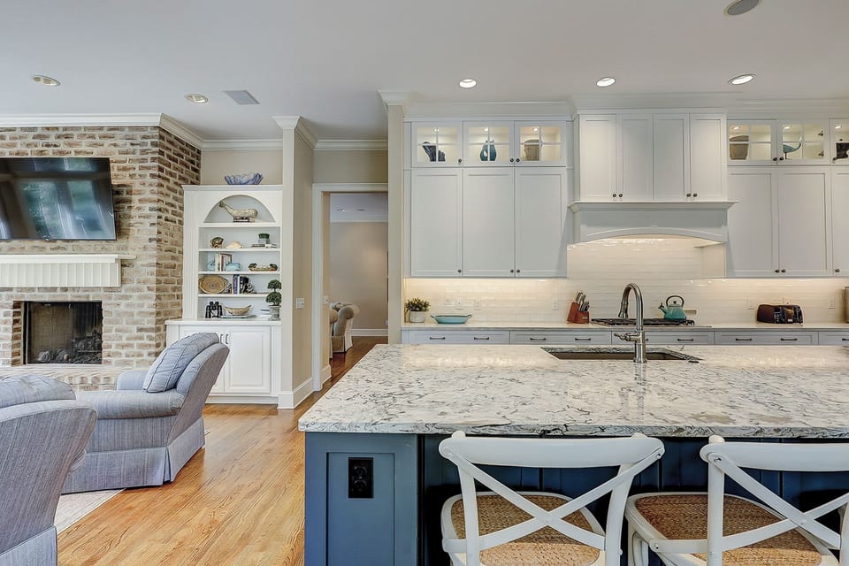 6 East Beach Lagoon - Kitchen (Main Floor)