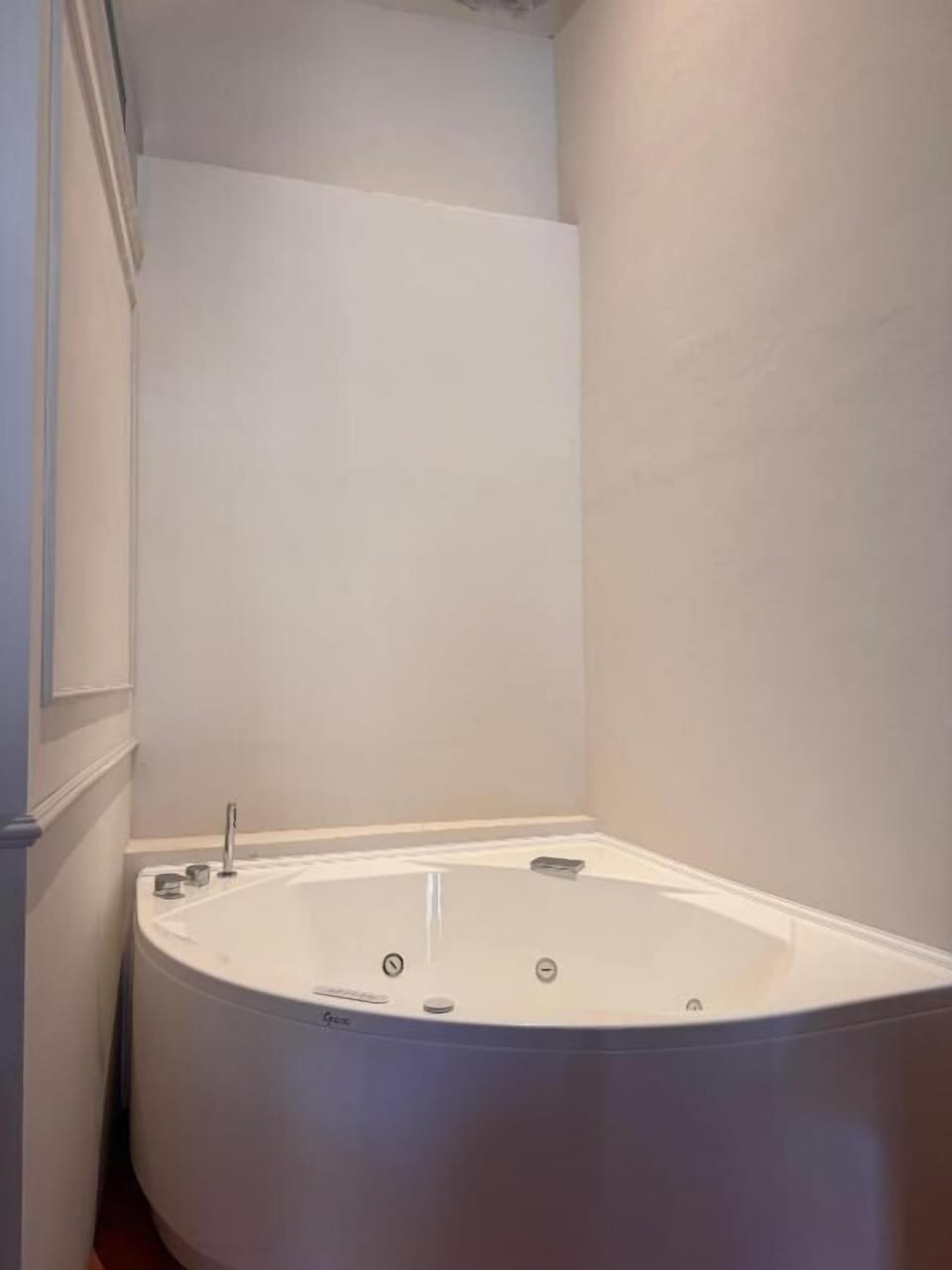 Royal Suite, Balcony, City View | Bathroom