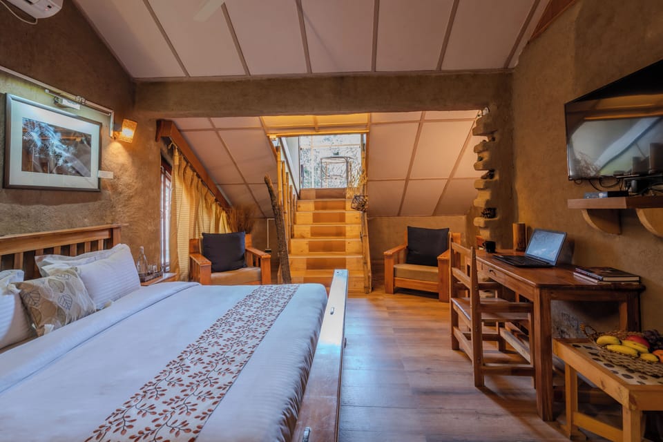 Premium Room | In-room safe, desk, laptop workspace, blackout drapes