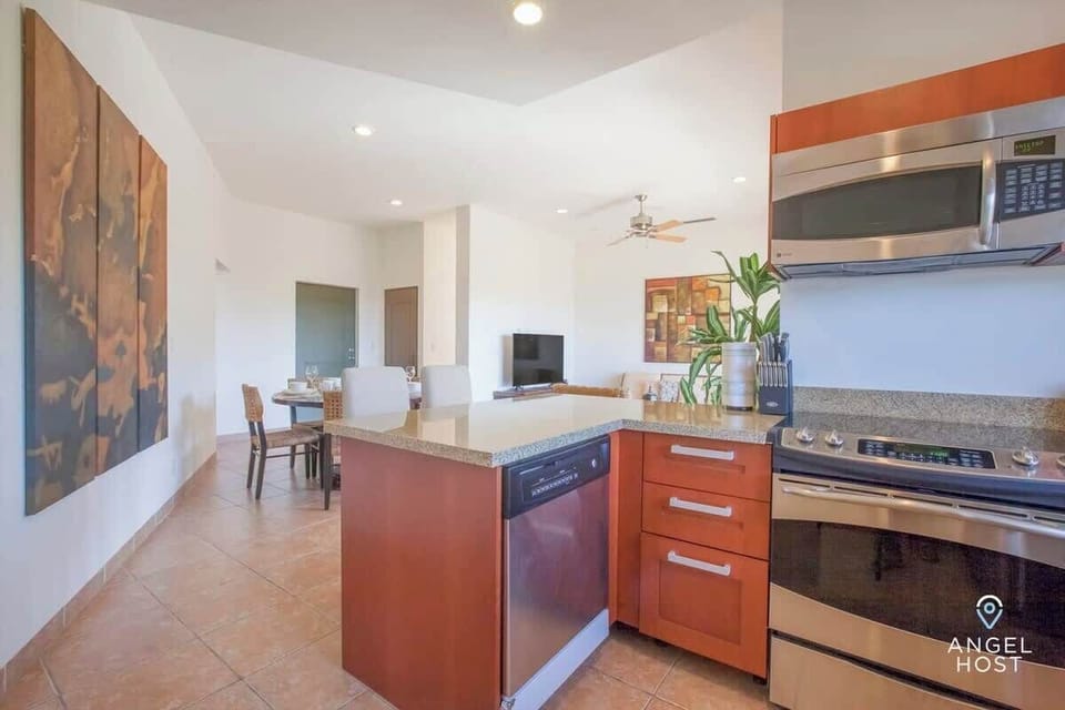 The open plan layout allows everyone, even the cook to get in on the laughs!