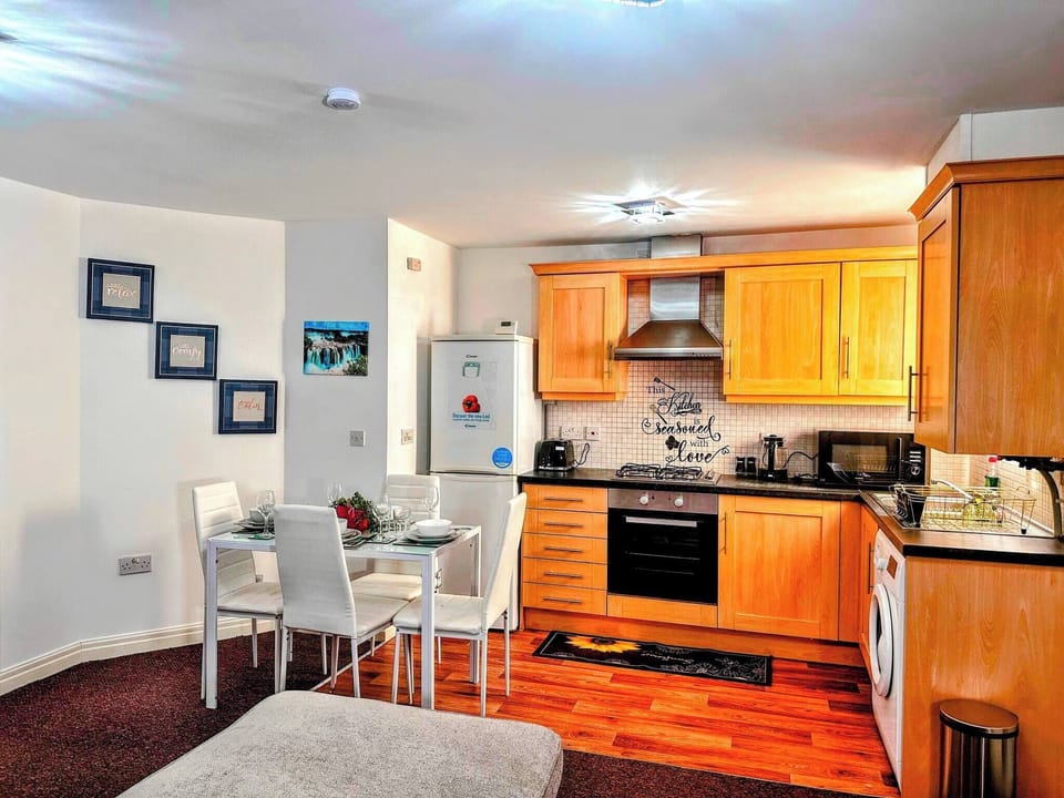 Apartment, 2 Bedrooms | Interior