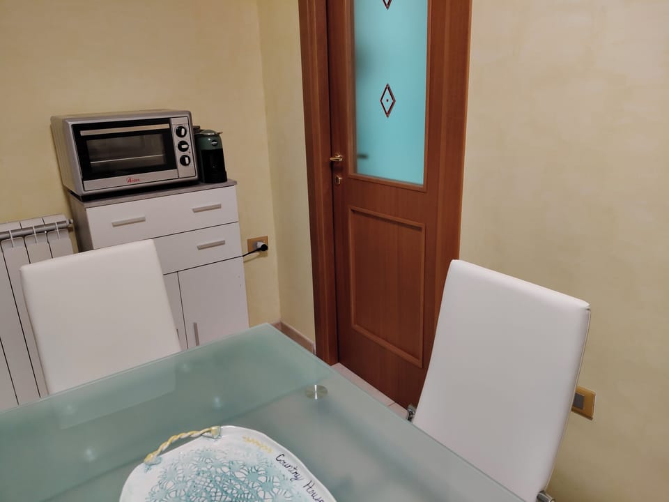 Comfort Apartment, Patio, Hill View | Living area