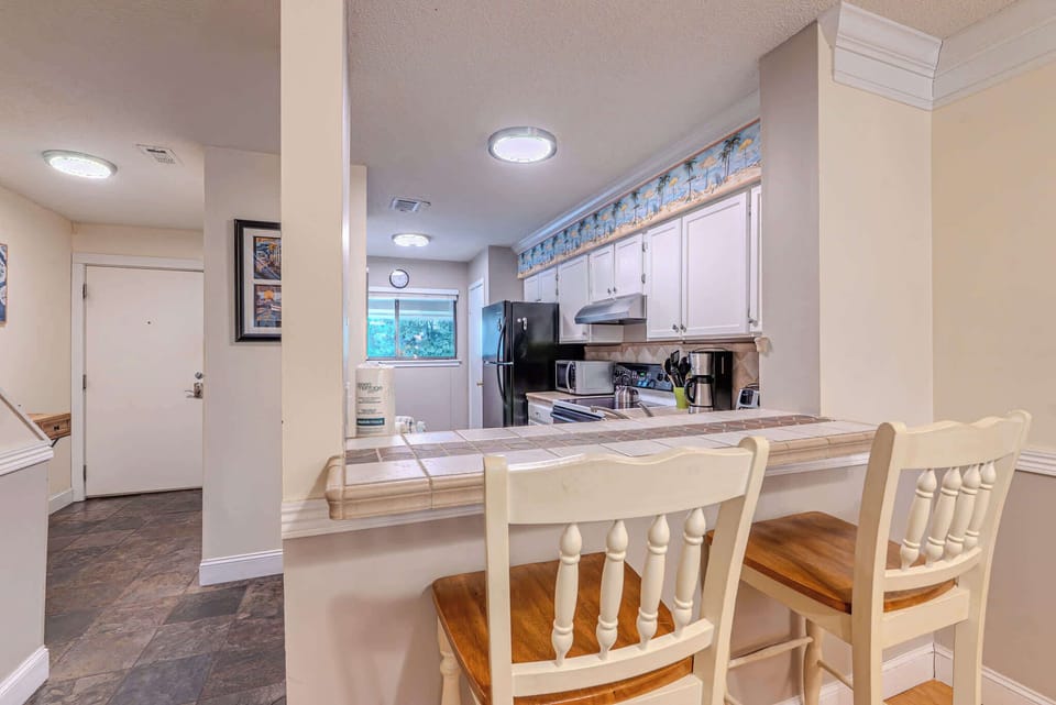 Spacious island perfect for dining and conversation.