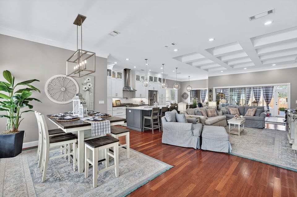Living area: Open concept living, dining and kitchen 