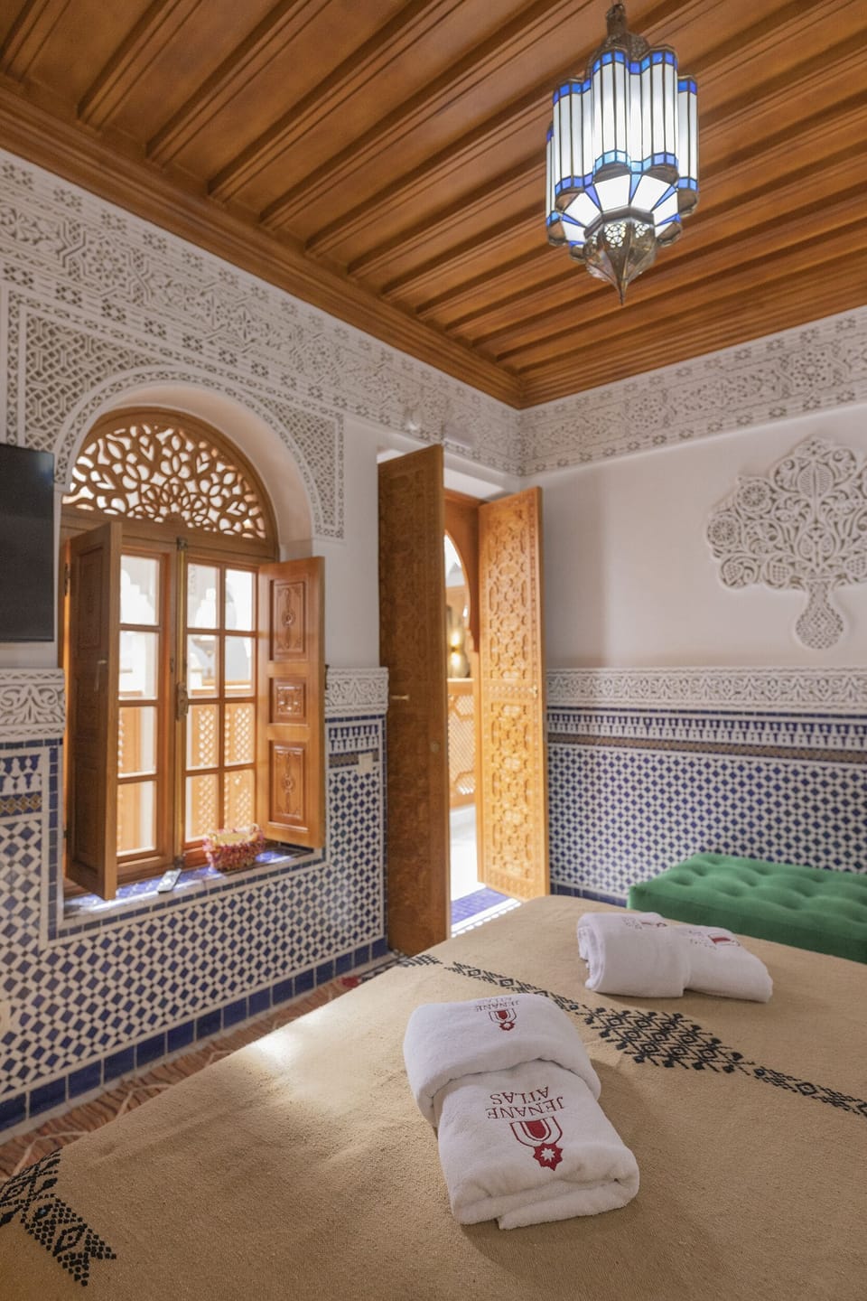 Standard Suite | In-room safe, individually decorated, individually furnished