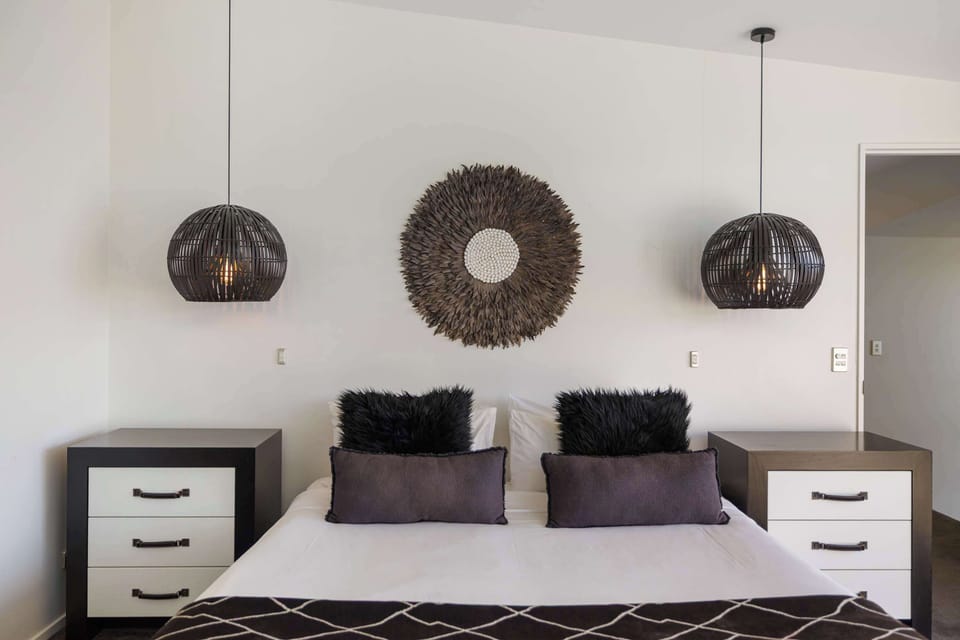 Remarkables Escape. With four spacious bedrooms, luxury linen, wardrobes, electric blankets, wool duvets and blankets. Option of either King or Two Single bed configuration in each bedroom.