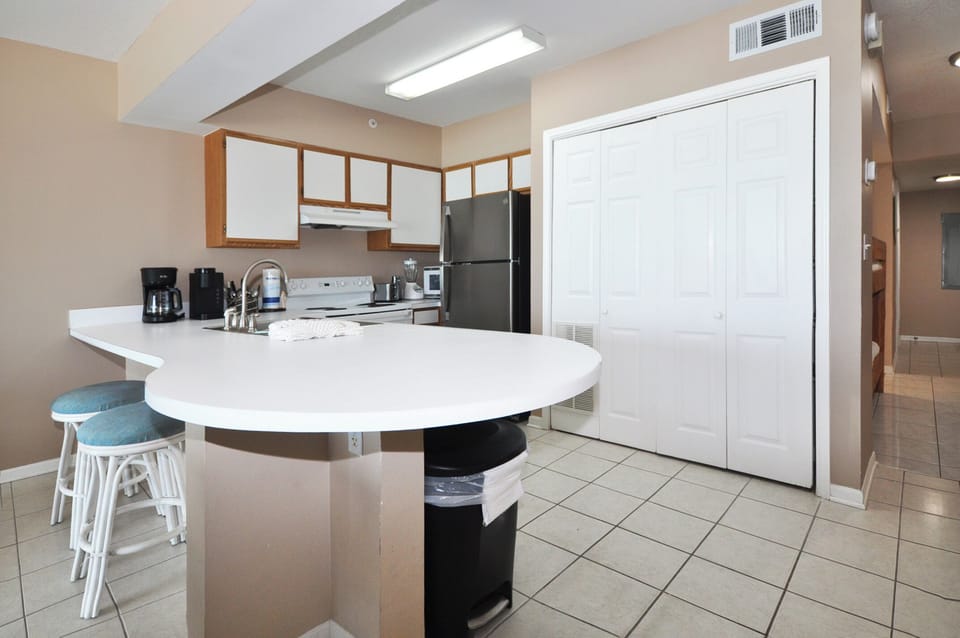 Full Kitchen - Emerald Towers West Unit 3003 Okaloosa Island Fort Walton Beach Vacation Rentals