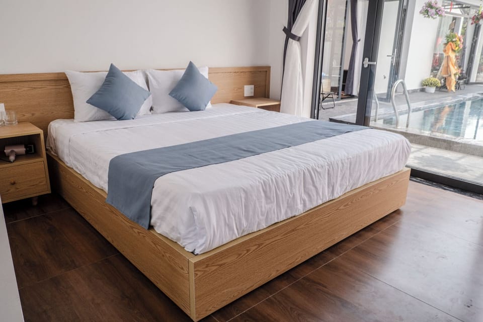 Deluxe Double Room, Balcony, Garden View | Desk, blackout drapes, soundproofing, free WiFi