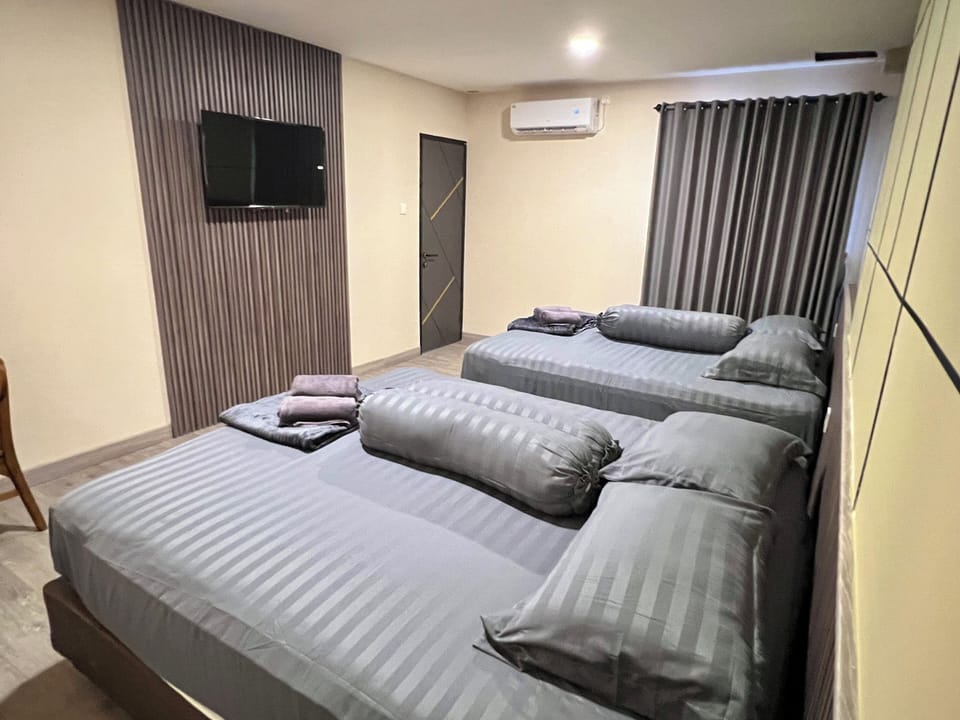 Family Double Room | Desk, WiFi