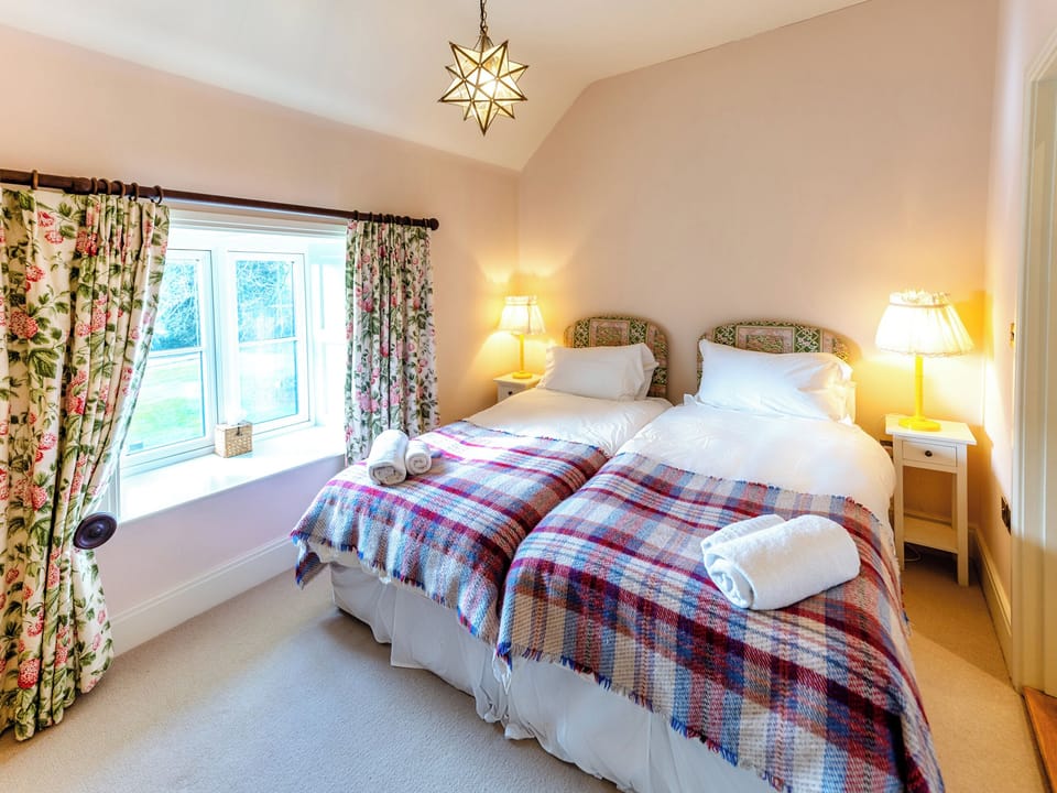 Twin bedroom | The Garden Cottage, Diddlebury