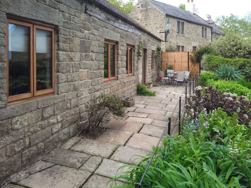 Outdoor | Raine Cottage, Wessington