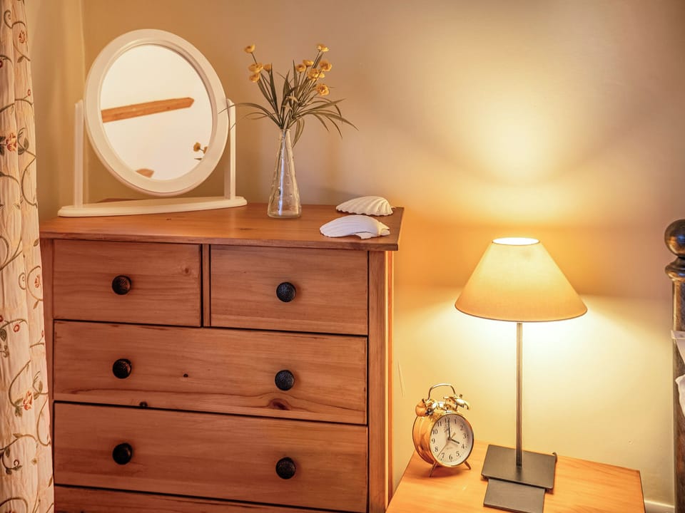 Double Bedroom | Corner Cottage - All Seasons Cottage Breaks, Saxmundham