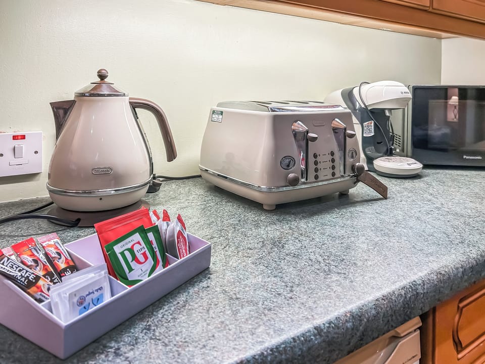Kitchen area | Cosy Neuk - Winston Holiday Accommodation, Peebles