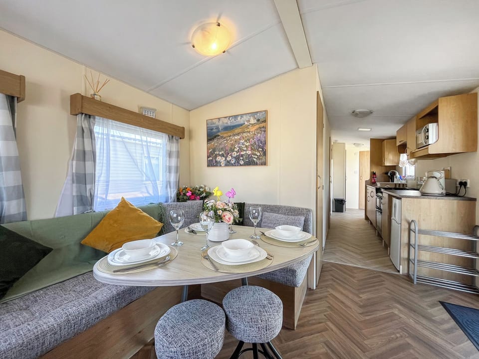 Open plan living space | E&M, Towyn