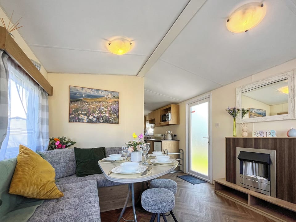Open plan living space | E&M, Towyn