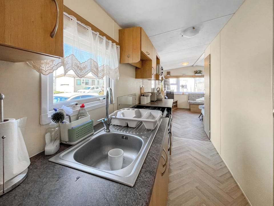 Kitchen | E&M, Towyn