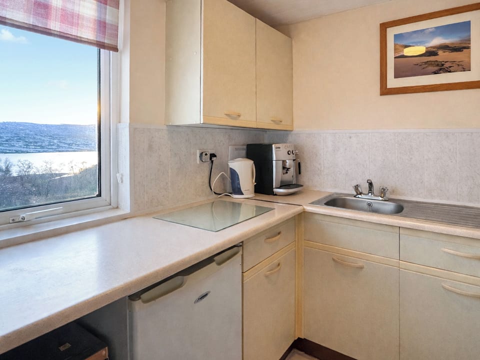 Kitchen | Overscaig Annex - Overscaig Retreats, Lairg