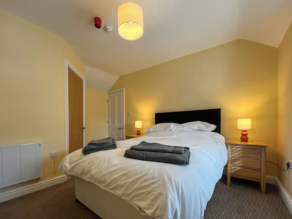 Double bedroom | Albert Cottage, Llandudno