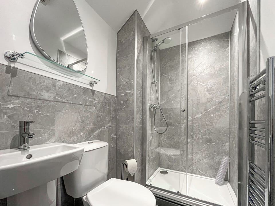 Shower room | Albert Cottage, Llandudno