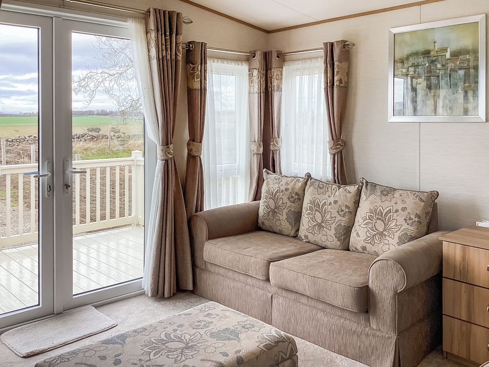 Open plan living space | Ballagan Lodge 2 - Ballagan Lodges, Inverness