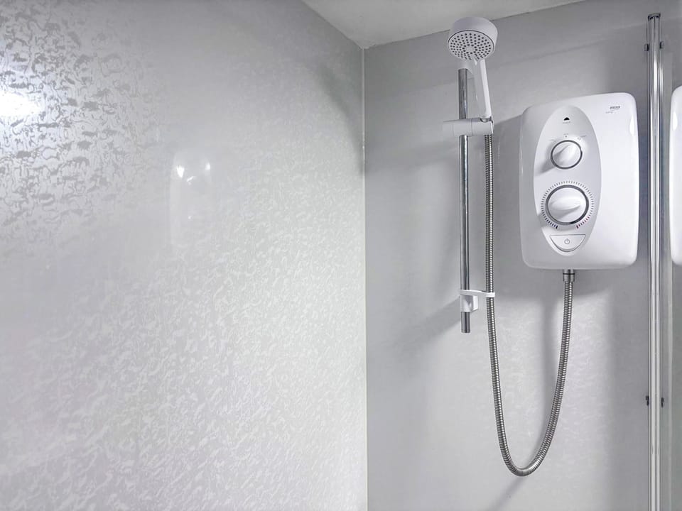 Bathroom | Blindbeck Holiday Cottage, Settle