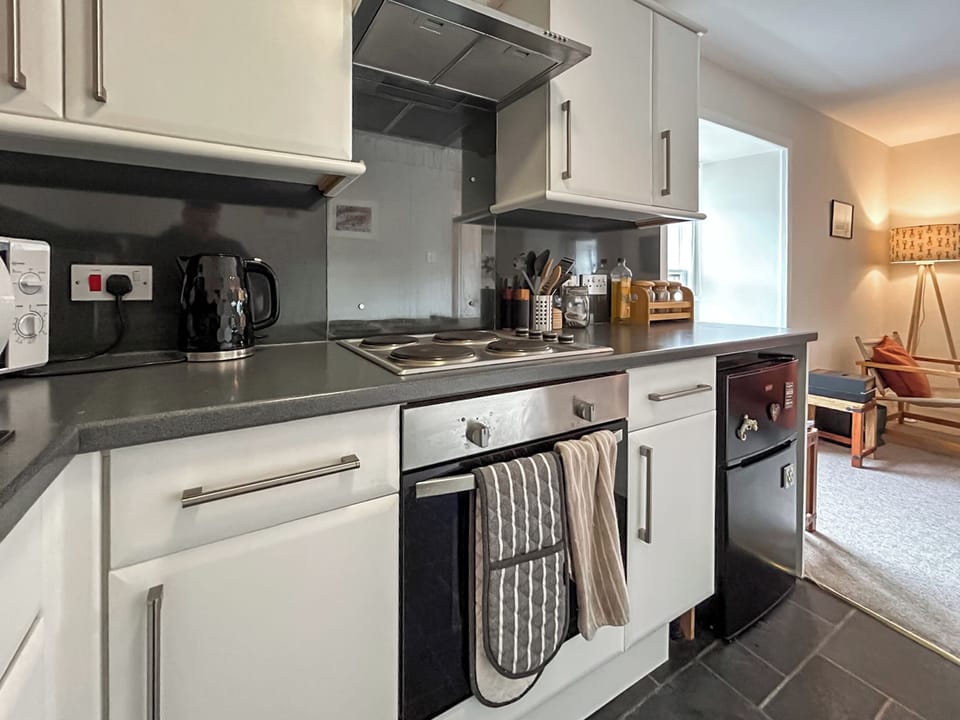 Kitchen | Sea View Apartment, Anstruther