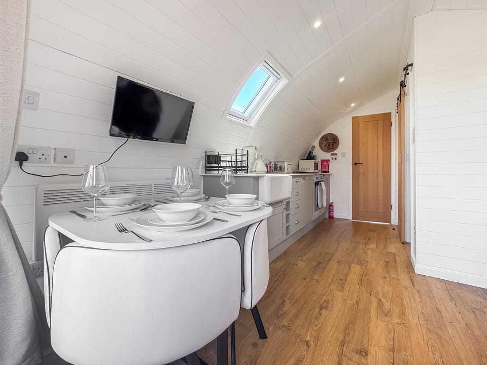 Open plan living space | River Meadow Retreat, Hilgay