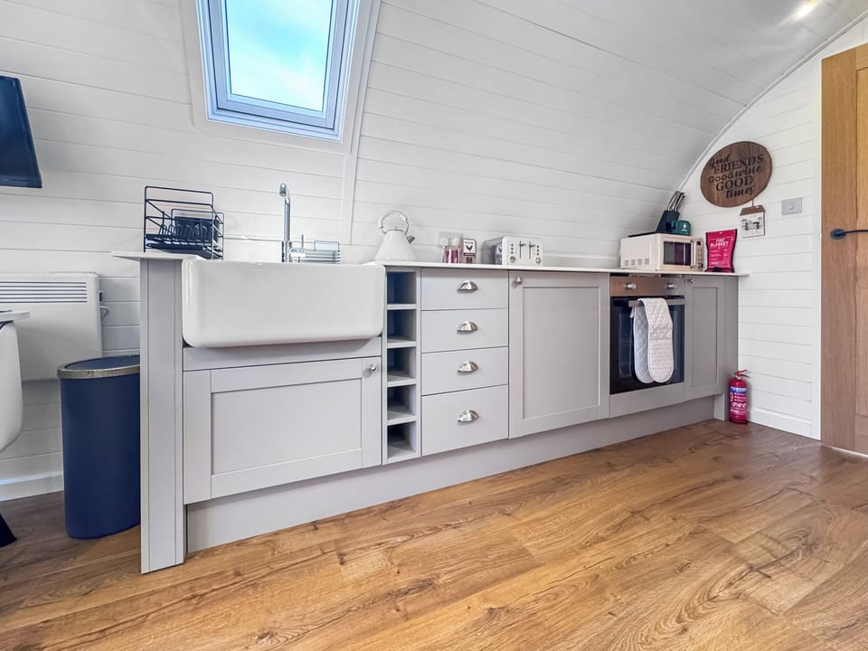 Open plan living space | River Meadow Retreat, Hilgay
