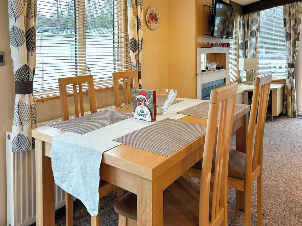 Dining Area | Angus Caravan, Angus