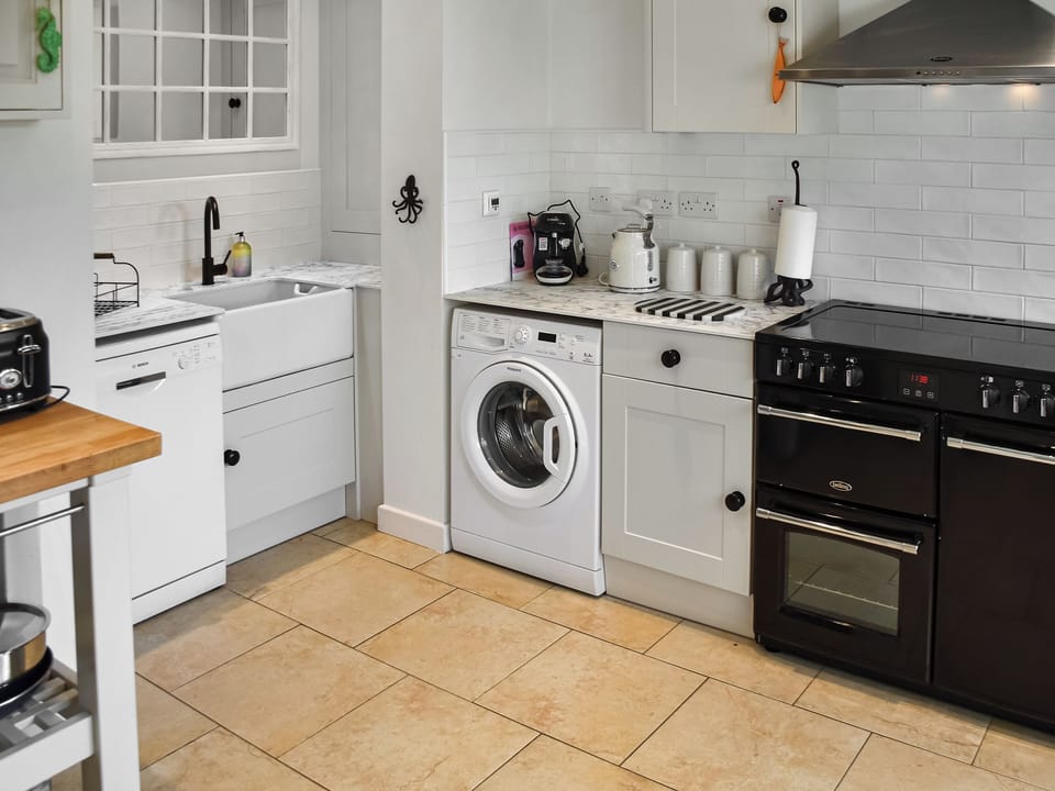 Kitchen | Periwinkle Cottage, Winterton-on-Sea