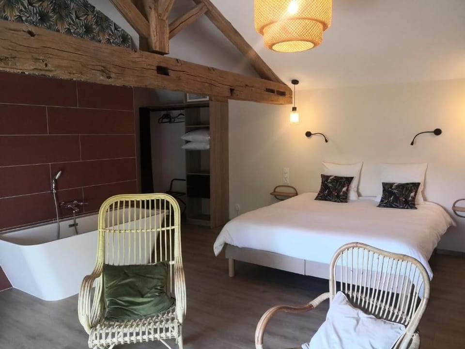 Deluxe Double Room, Garden View