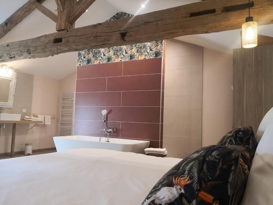 Deluxe Double Room, Garden View