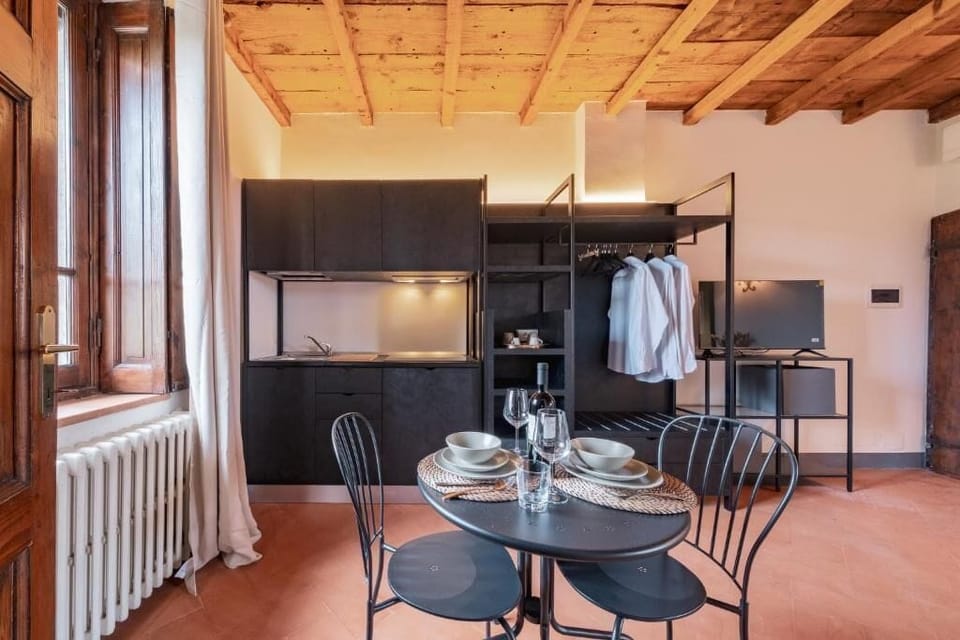 Deluxe Double Room | Dining