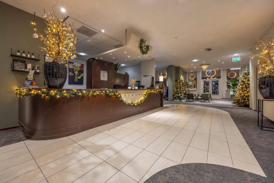 Check in effortlessly in a warm, festive, welcoming lobby.