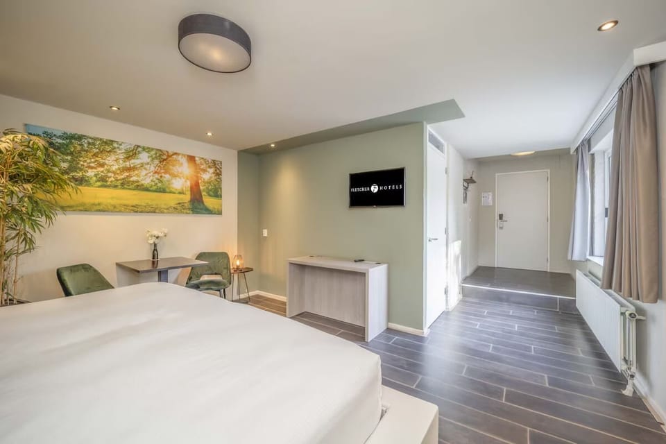 Kick off your stay with a roomy layout and lounge corner.