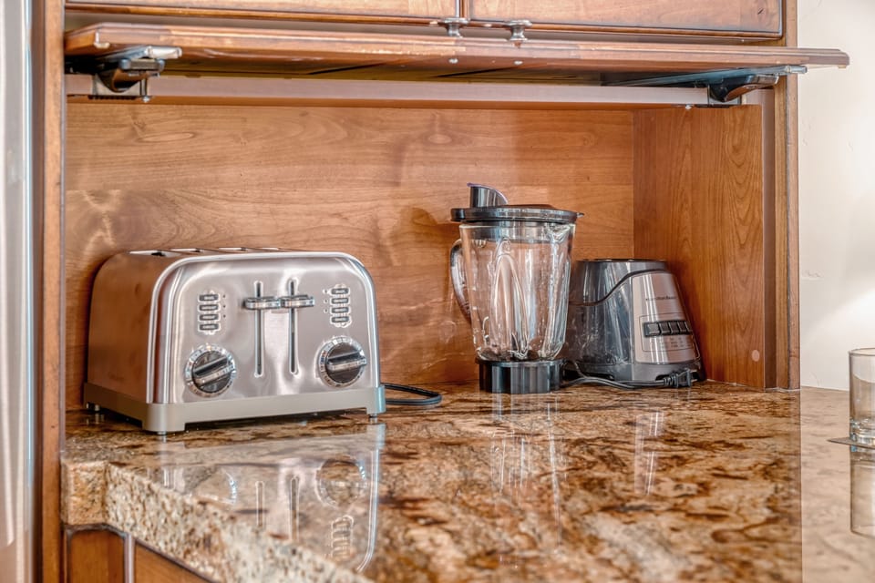 Condo, 3 Bedrooms | Coffee and/or coffee maker