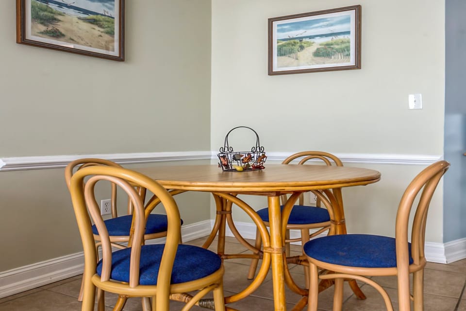 Dining Table Seating 4