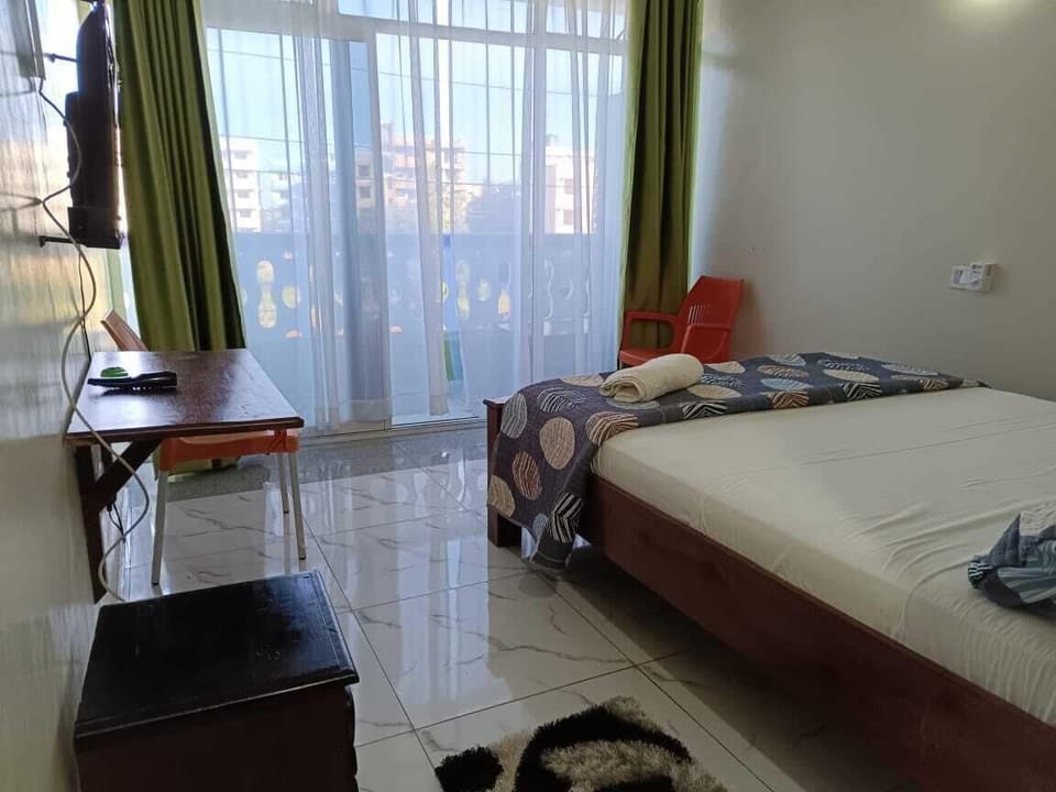 Deluxe Single Room | Free WiFi, bed sheets