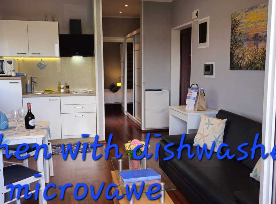 Apartment (One bedroom Apartment (Floki)) | Private kitchen