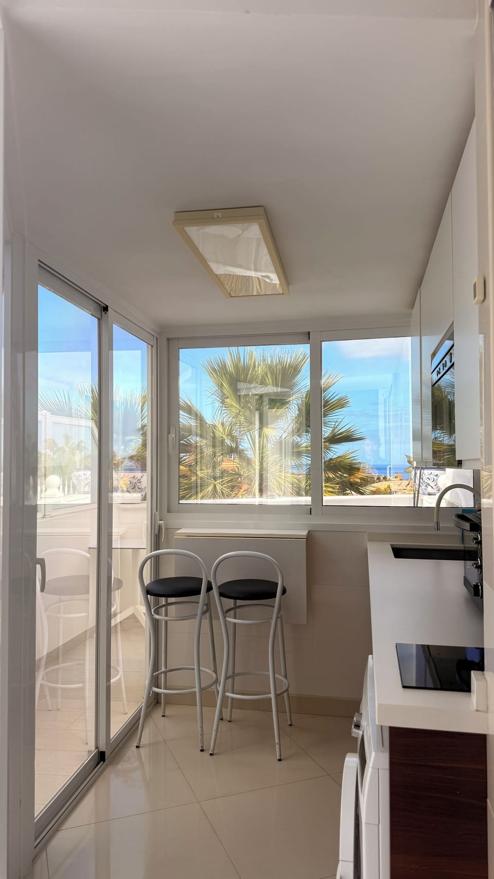 Comfort Apartment, Sea View | Private kitchen