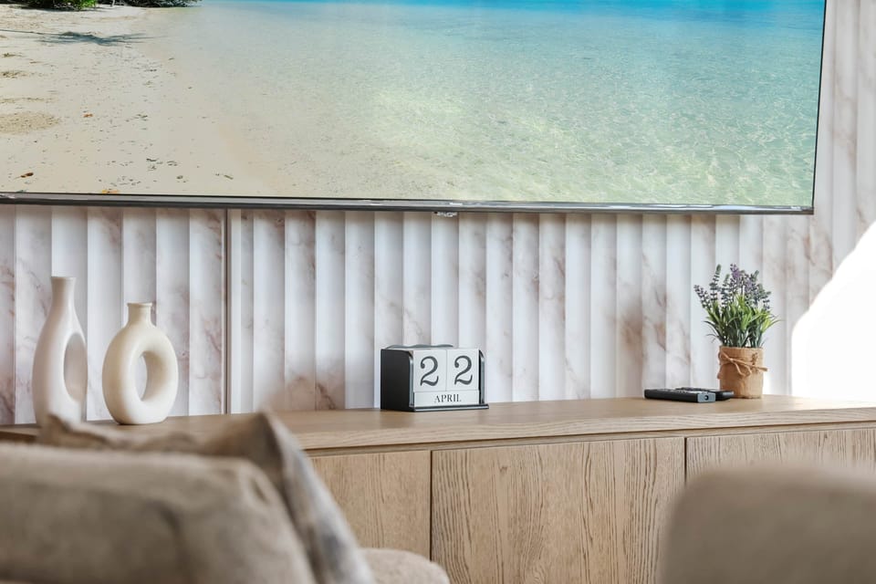C7 - Accent Wall TV Stand