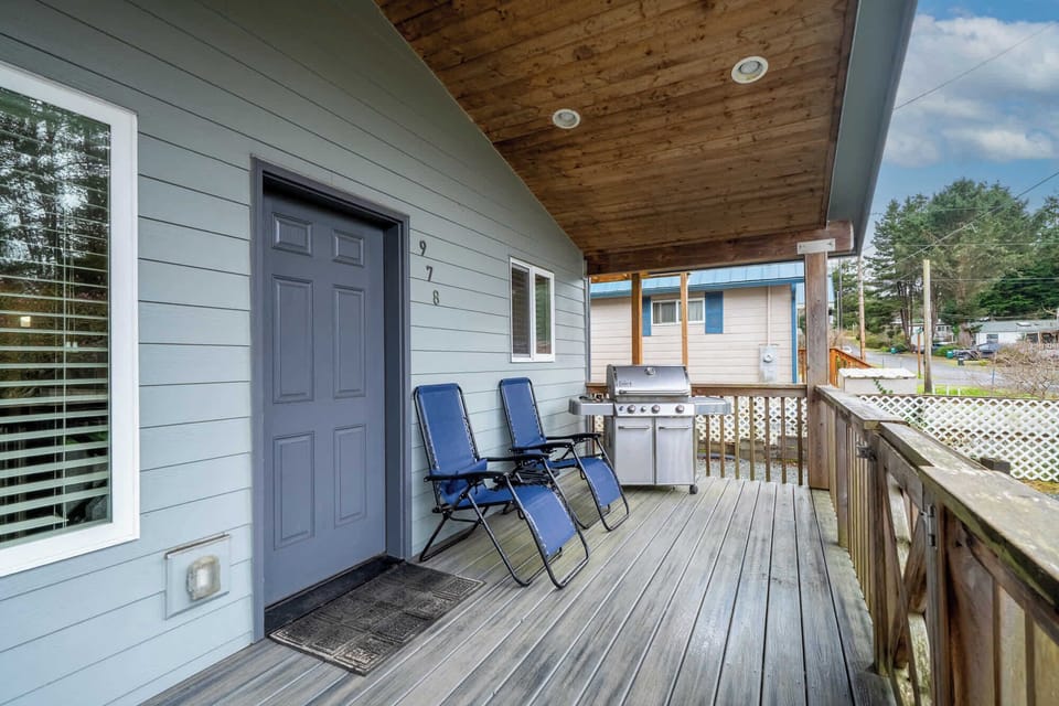 #StayInMyDistrict #EntireHome #BookDirect #Fishing  #Clamming